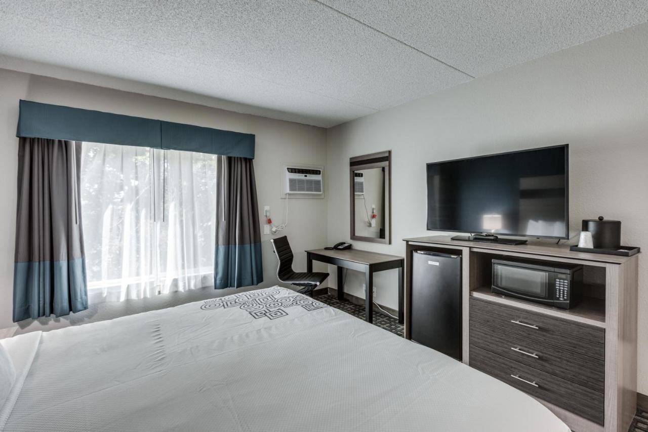 Days Inn & Suites By Wyndham Spokane Exterior photo