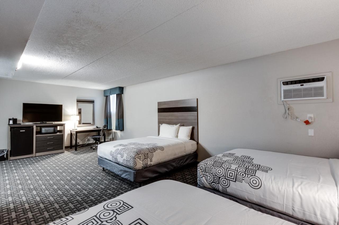 Days Inn & Suites By Wyndham Spokane Exterior photo